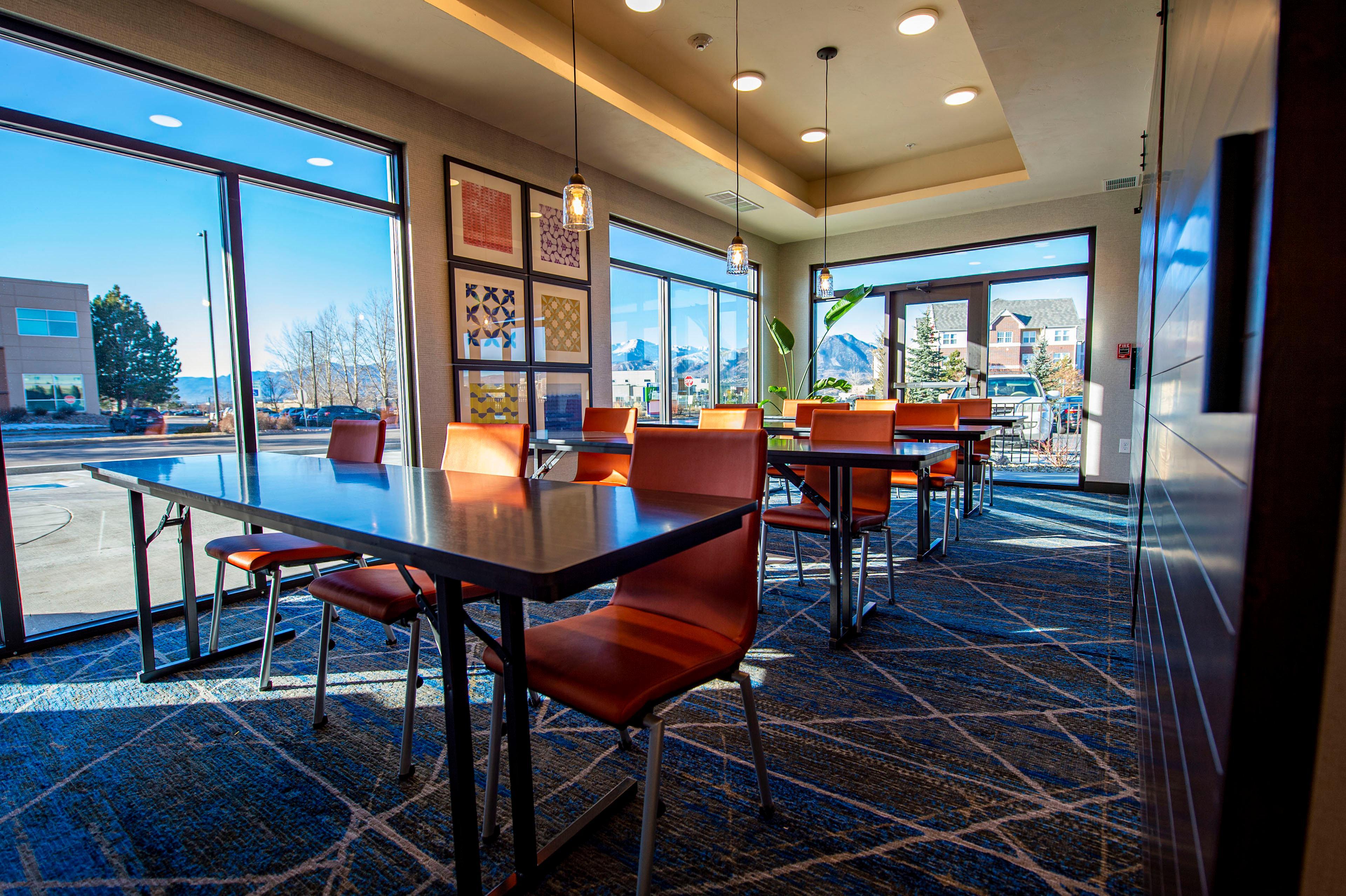 Holiday Inn Express & Suites - Colorado Springs Afa Northgate By Ihg Extérieur photo