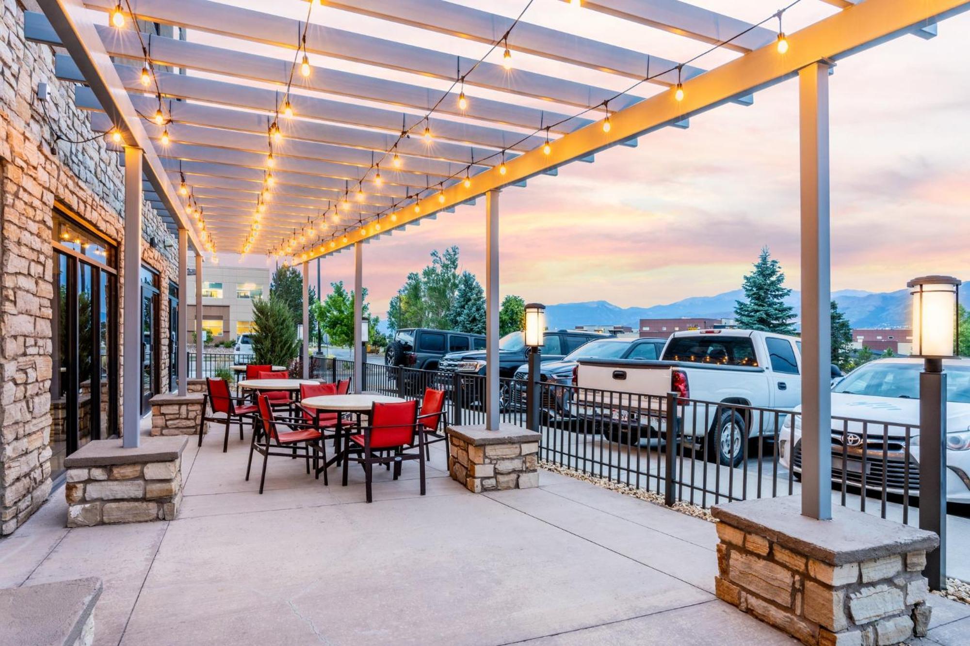Holiday Inn Express & Suites - Colorado Springs Afa Northgate By Ihg Extérieur photo