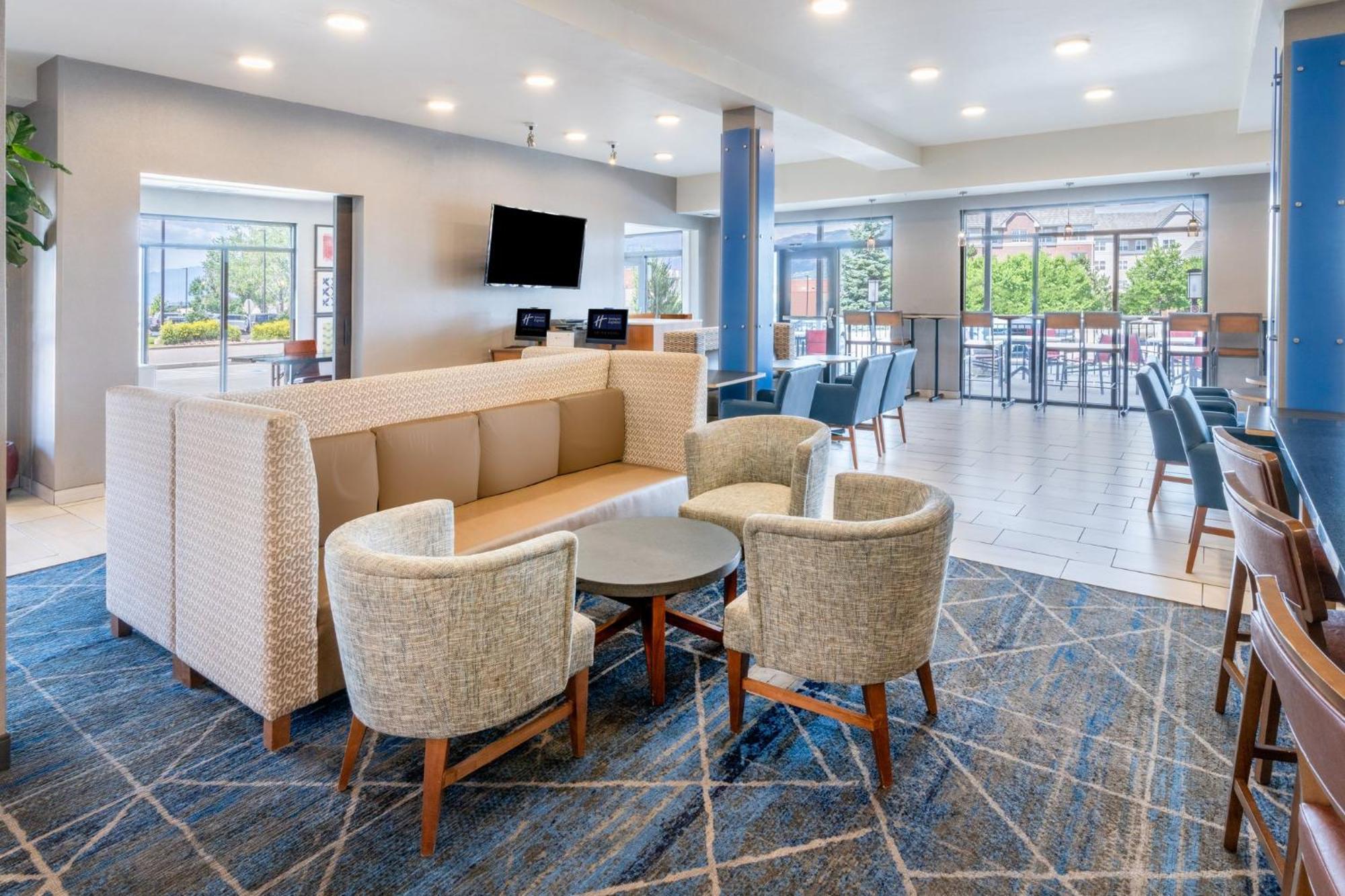 Holiday Inn Express & Suites - Colorado Springs Afa Northgate By Ihg Extérieur photo