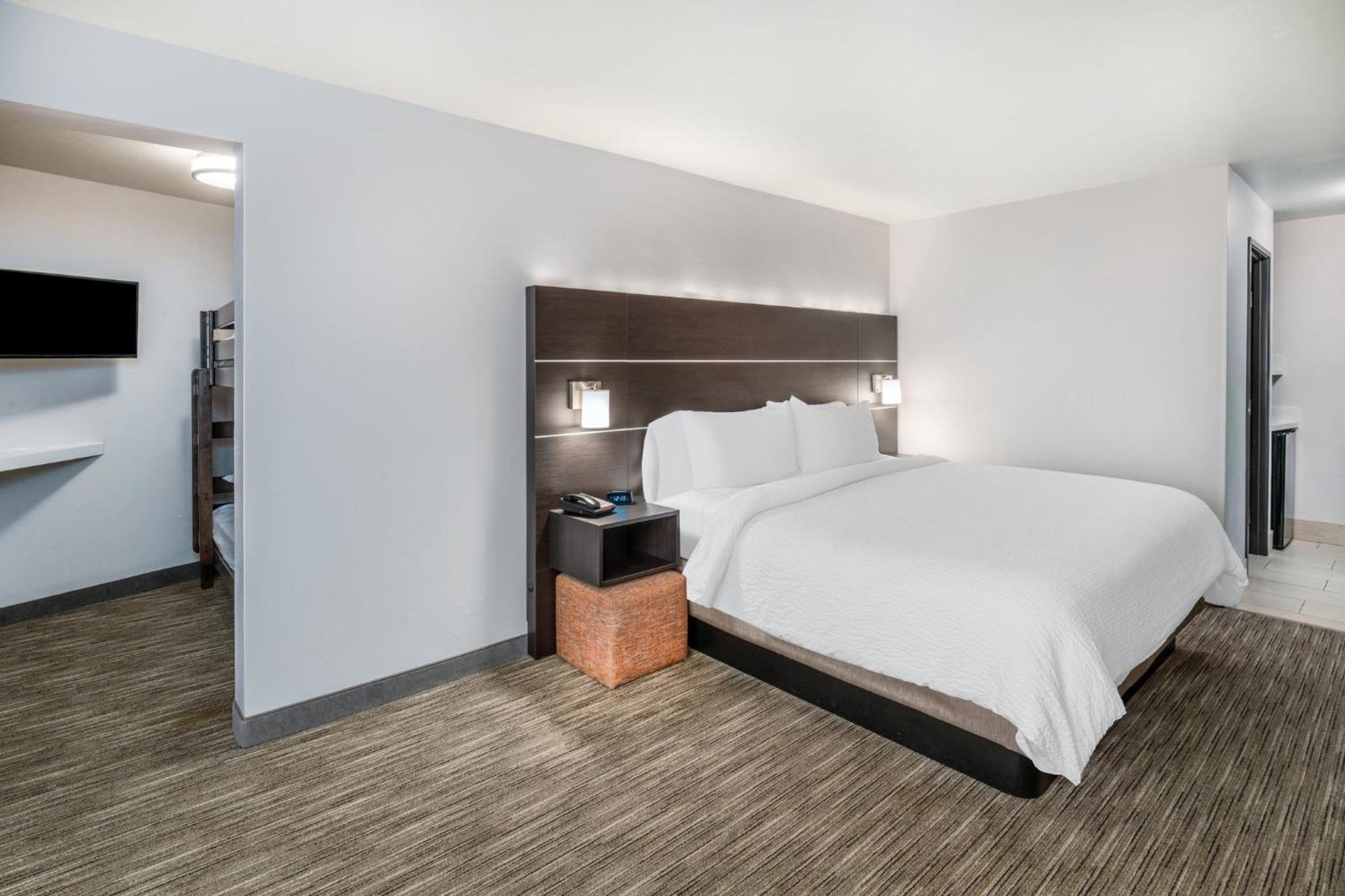 Holiday Inn Express & Suites - Colorado Springs Afa Northgate By Ihg Extérieur photo