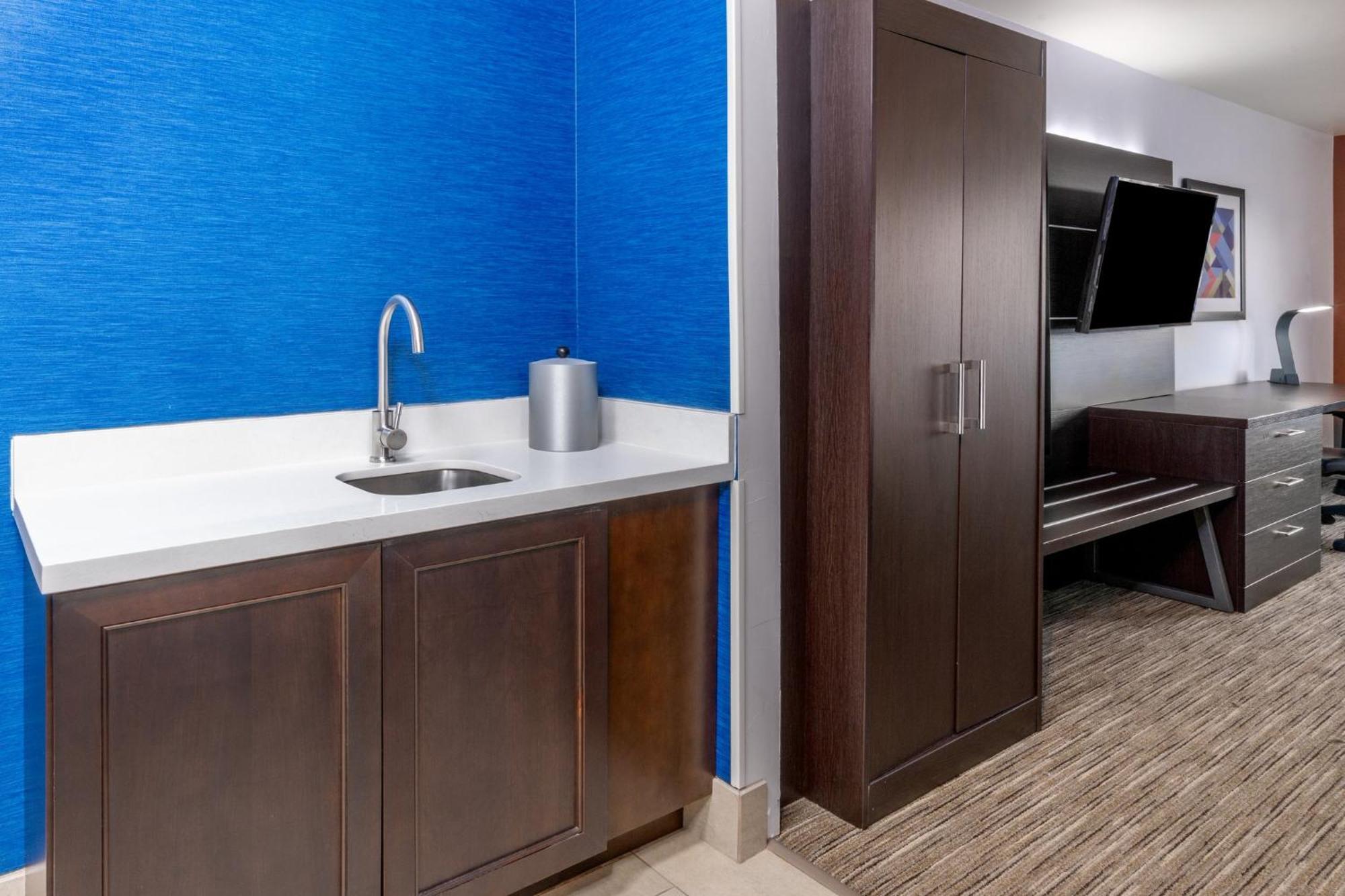Holiday Inn Express & Suites - Colorado Springs Afa Northgate By Ihg Extérieur photo