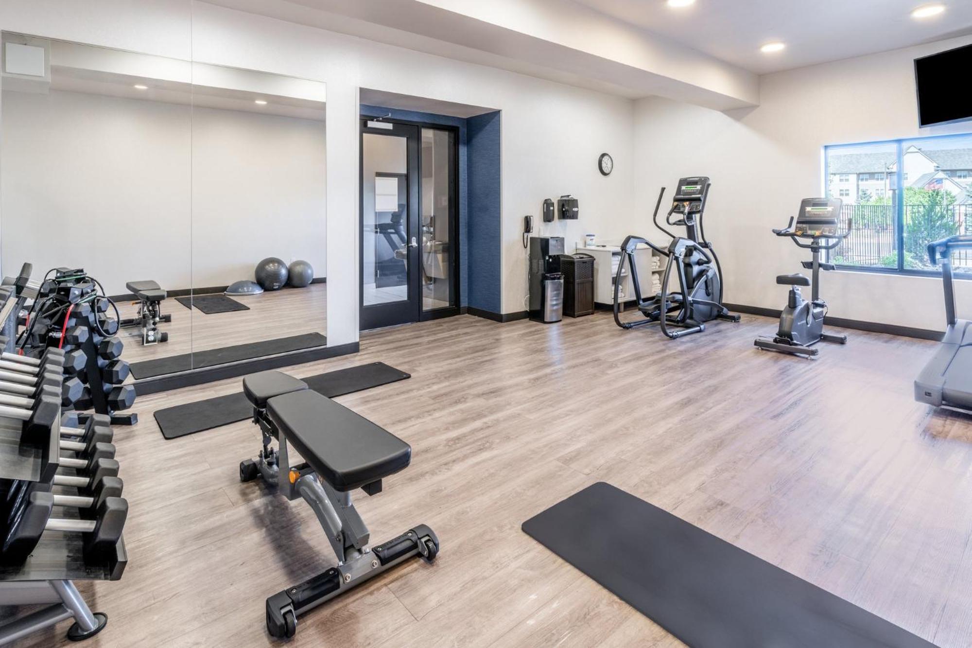 Holiday Inn Express & Suites - Colorado Springs Afa Northgate By Ihg Extérieur photo