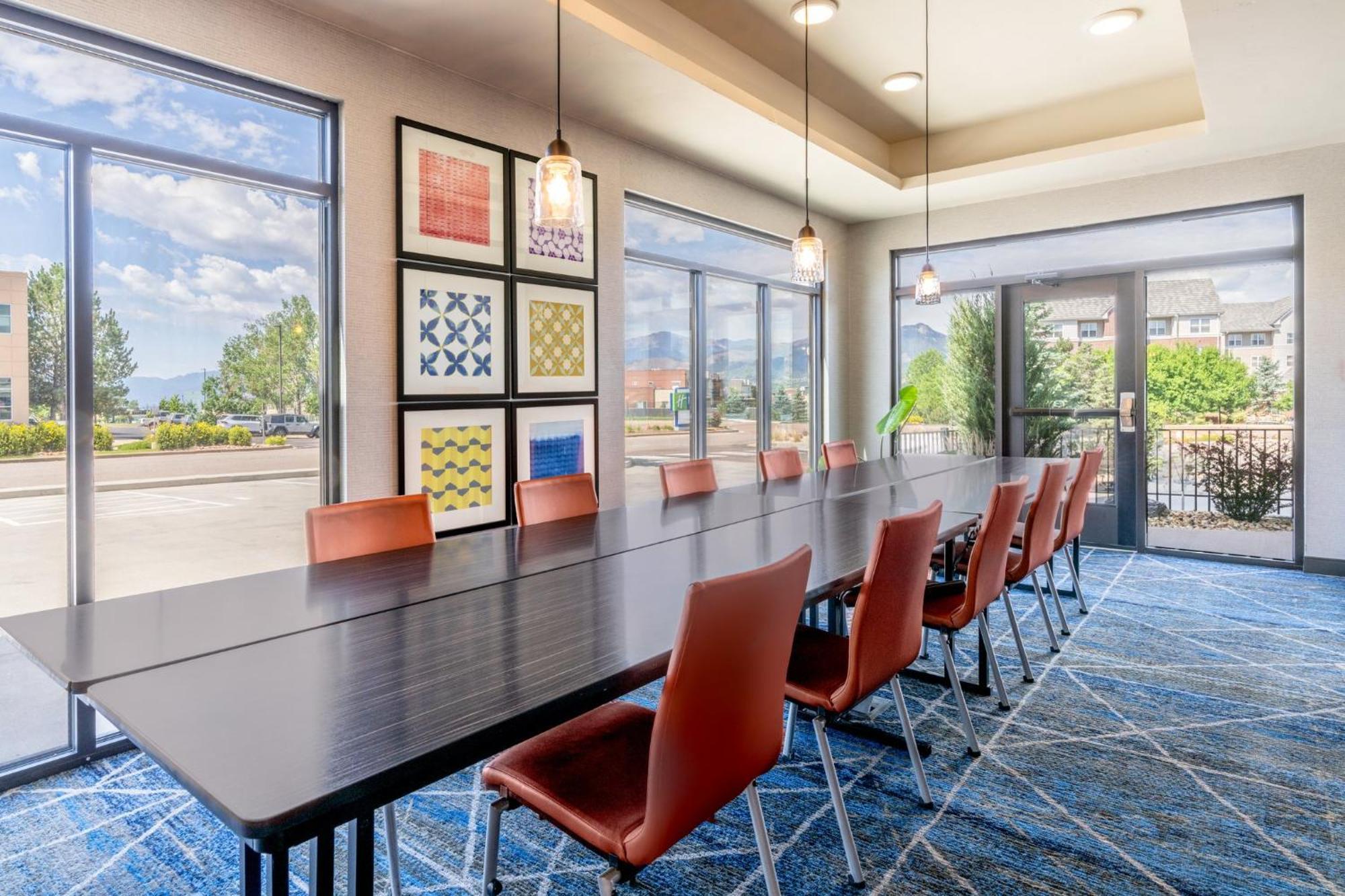 Holiday Inn Express & Suites - Colorado Springs Afa Northgate By Ihg Extérieur photo