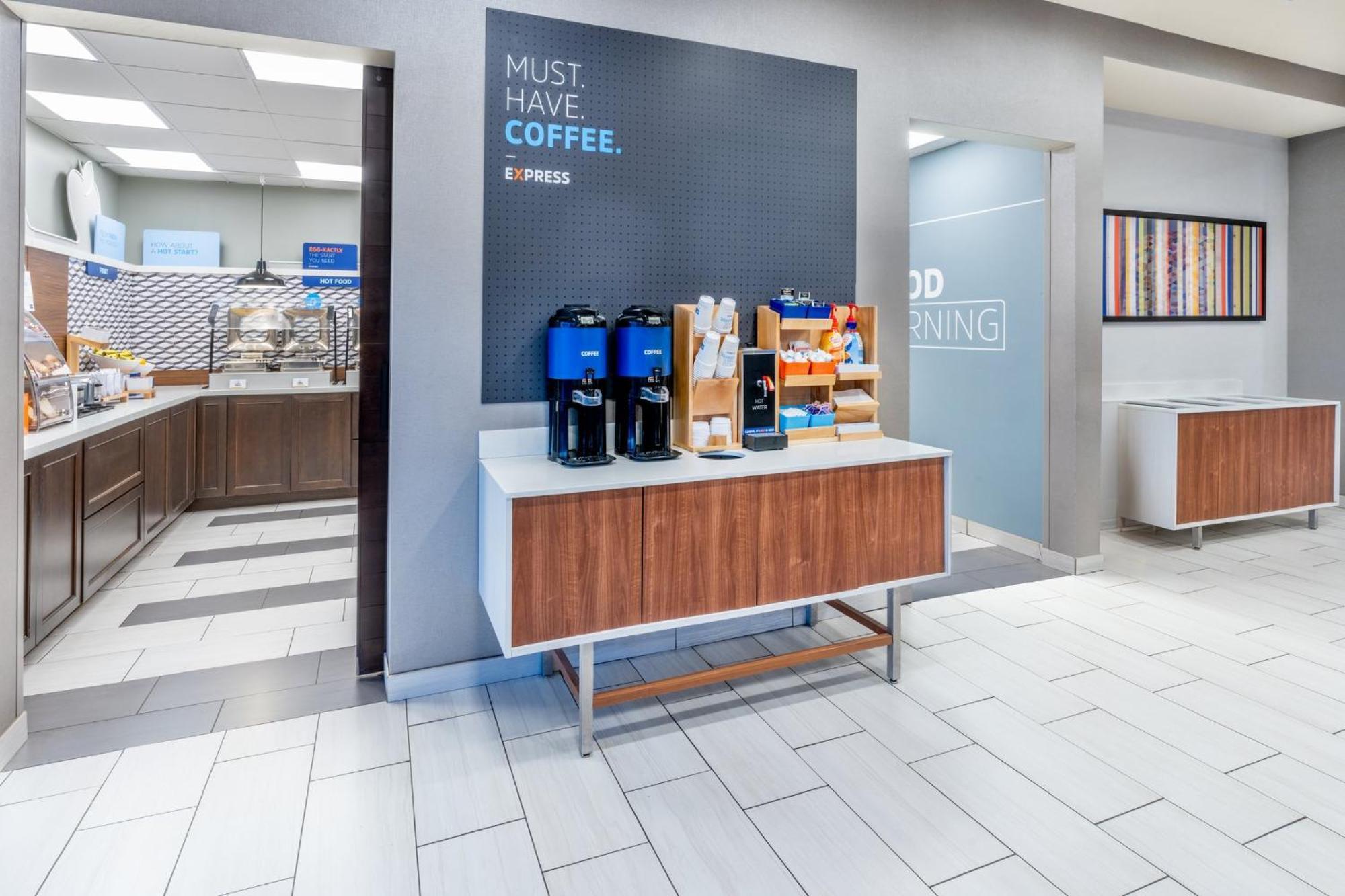 Holiday Inn Express & Suites - Colorado Springs Afa Northgate By Ihg Extérieur photo