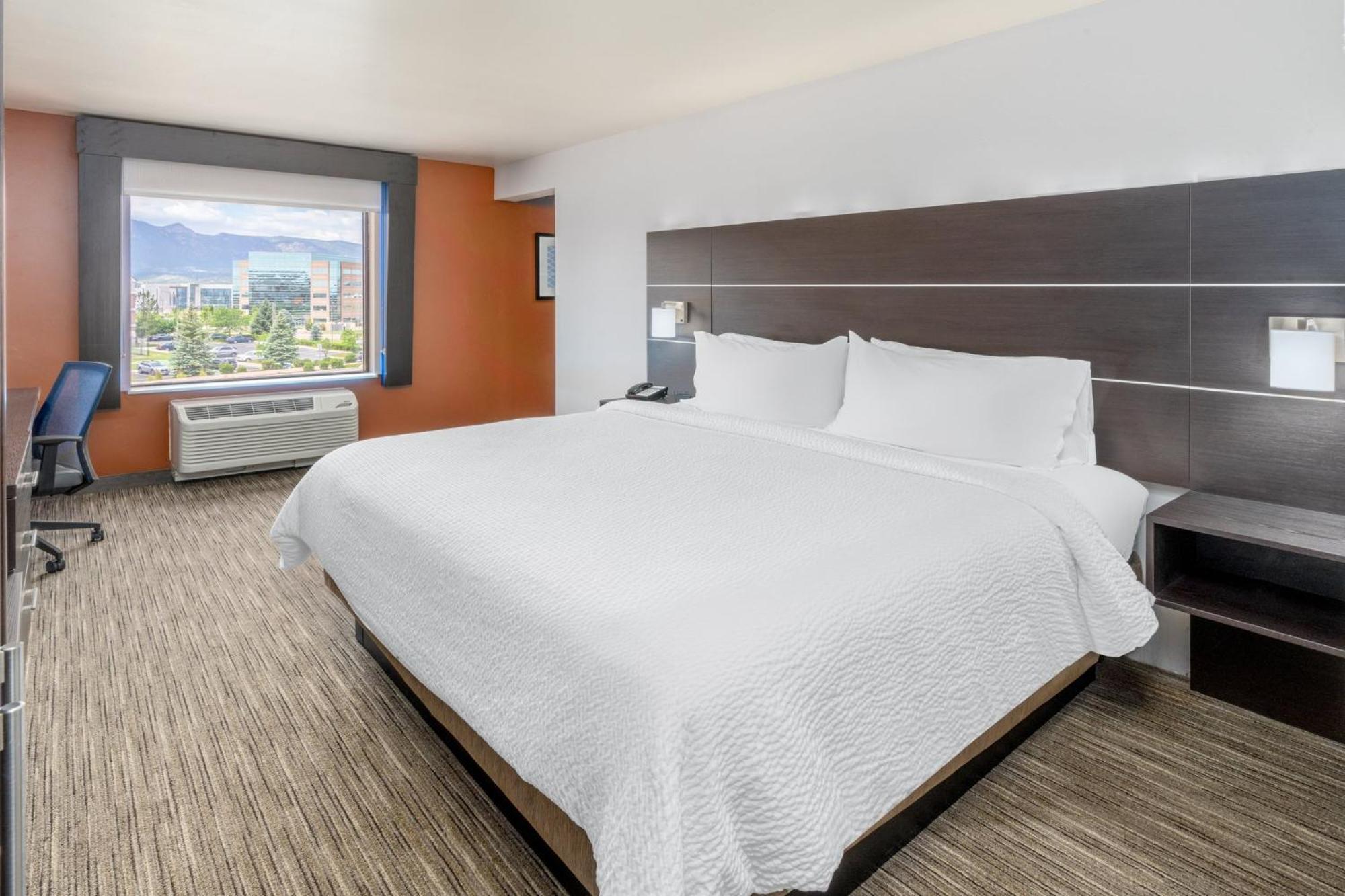 Holiday Inn Express & Suites - Colorado Springs Afa Northgate By Ihg Extérieur photo