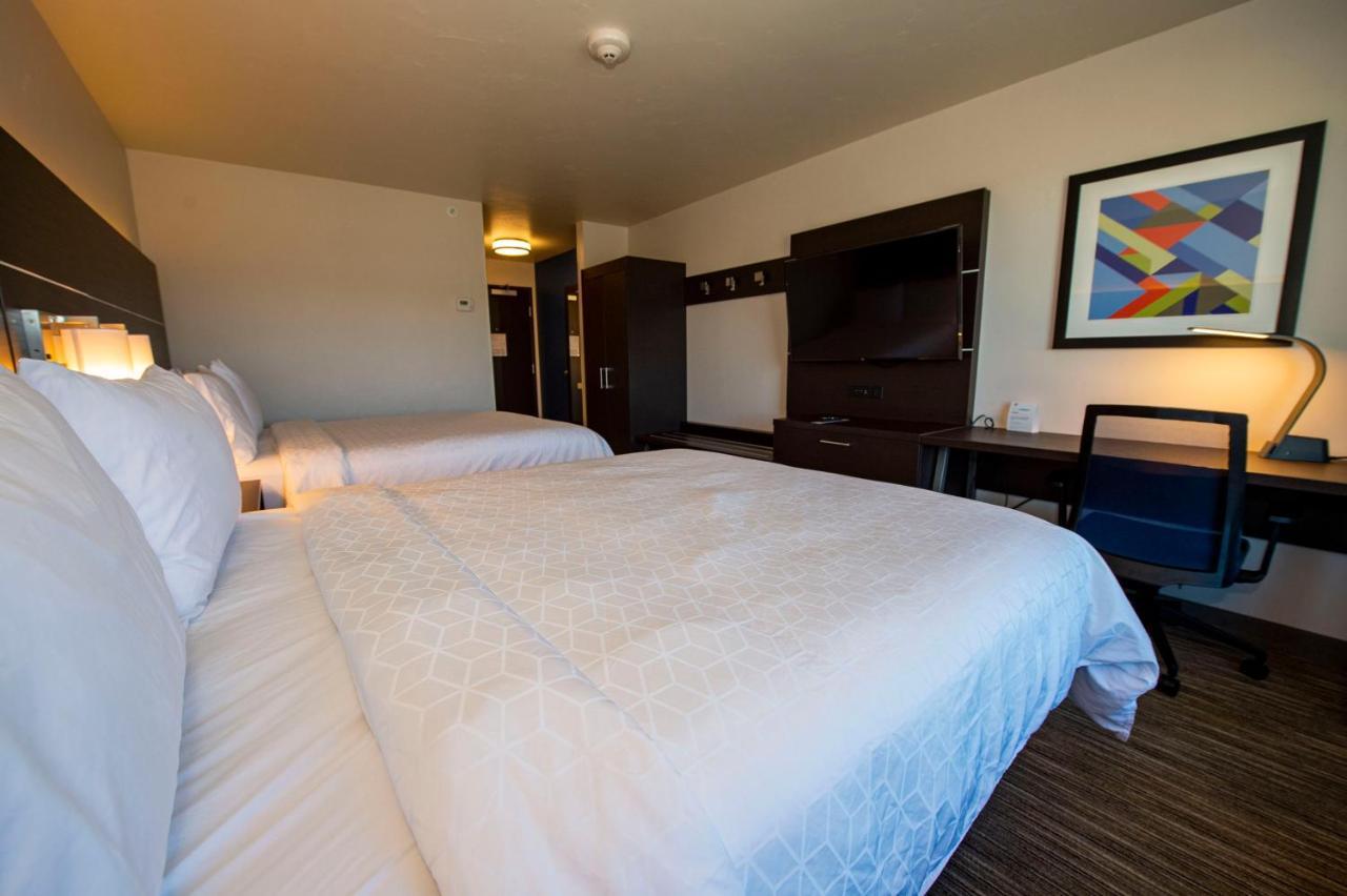Holiday Inn Express & Suites - Colorado Springs Afa Northgate By Ihg Chambre photo